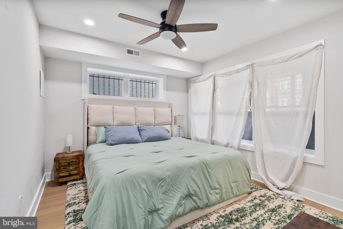 615 IRVING ST NW #1F