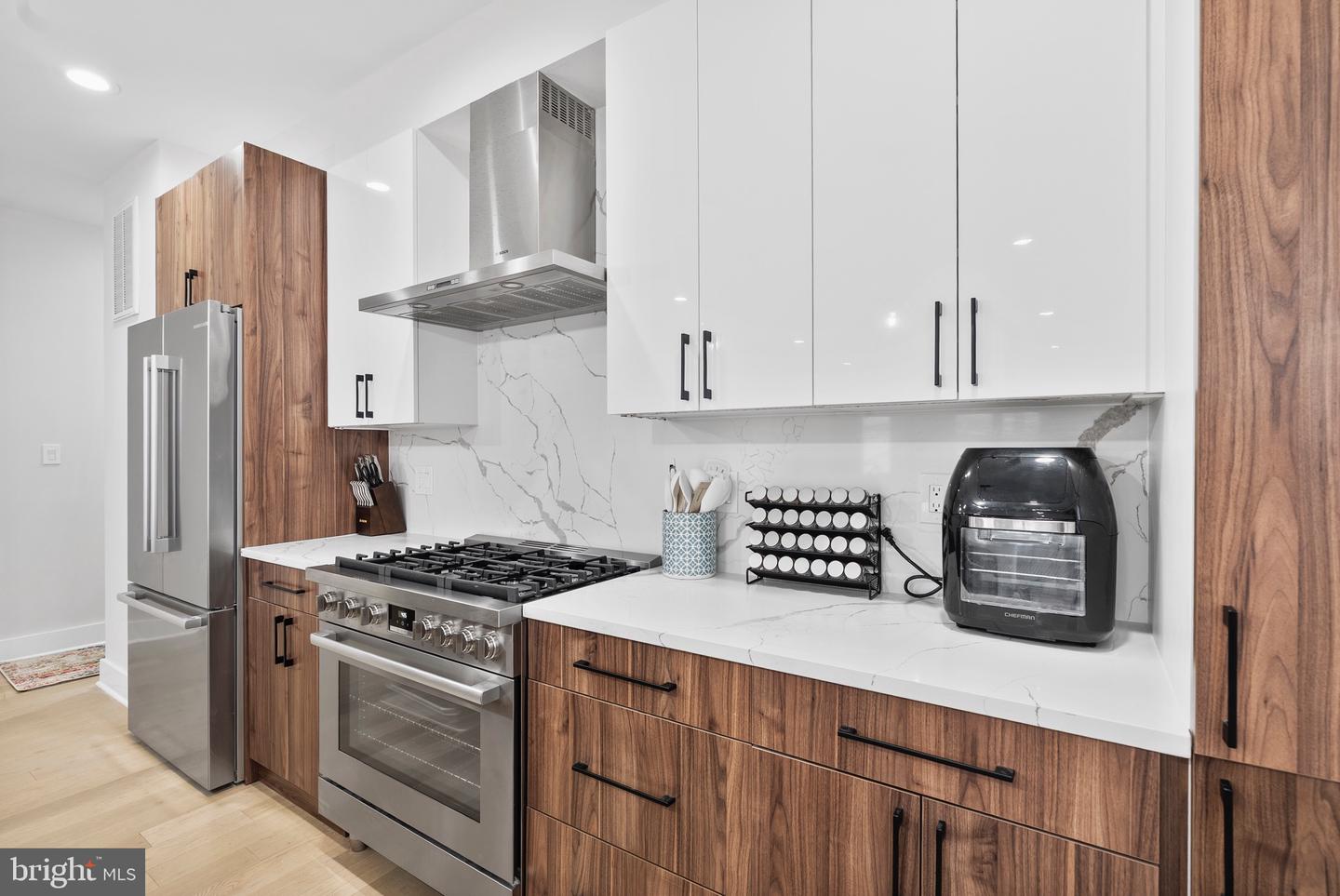 615 IRVING ST NW #1F