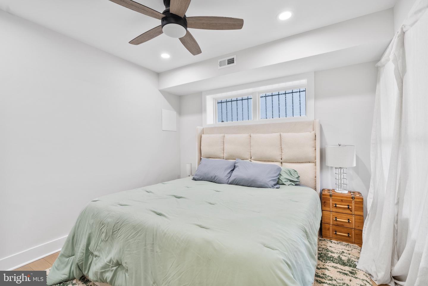 615 IRVING ST NW #1F
