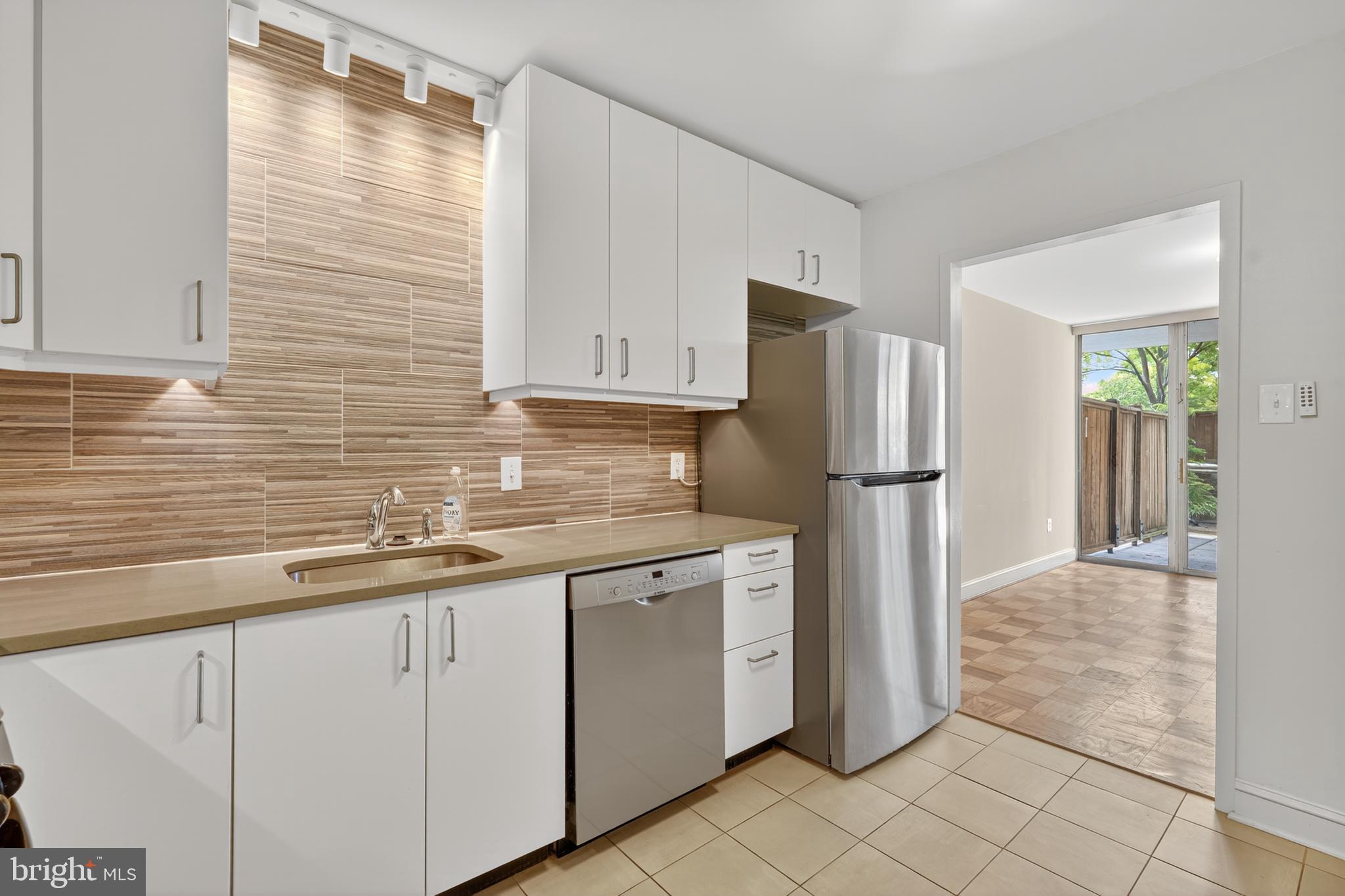 3001 VEAZEY TERRACE NW 529