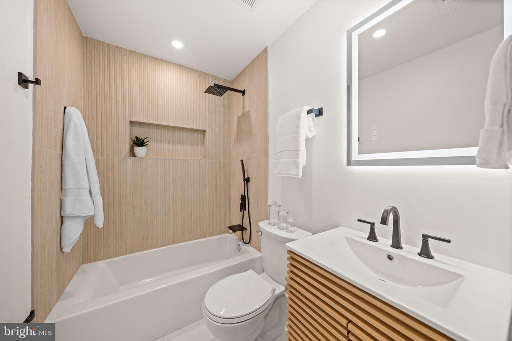 401 DECATUR STREET NW