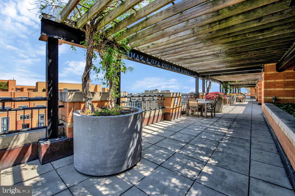 400 MASSACHUSETTS AVENUE NW 1322