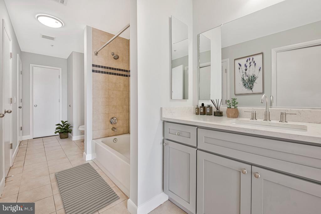 400 MASSACHUSETTS AVENUE NW 1322