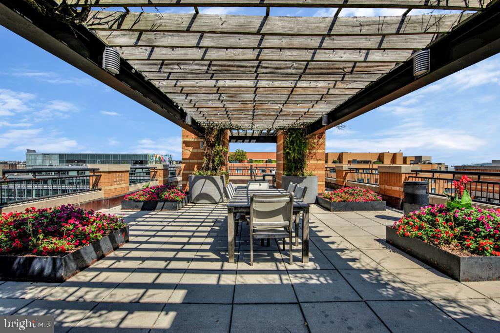 400 MASSACHUSETTS AVENUE NW 1322