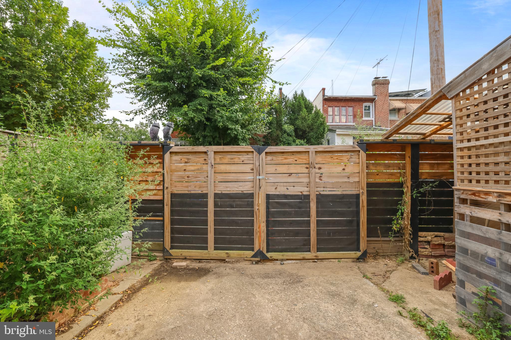 812 TEWKESBURY PLACE NW