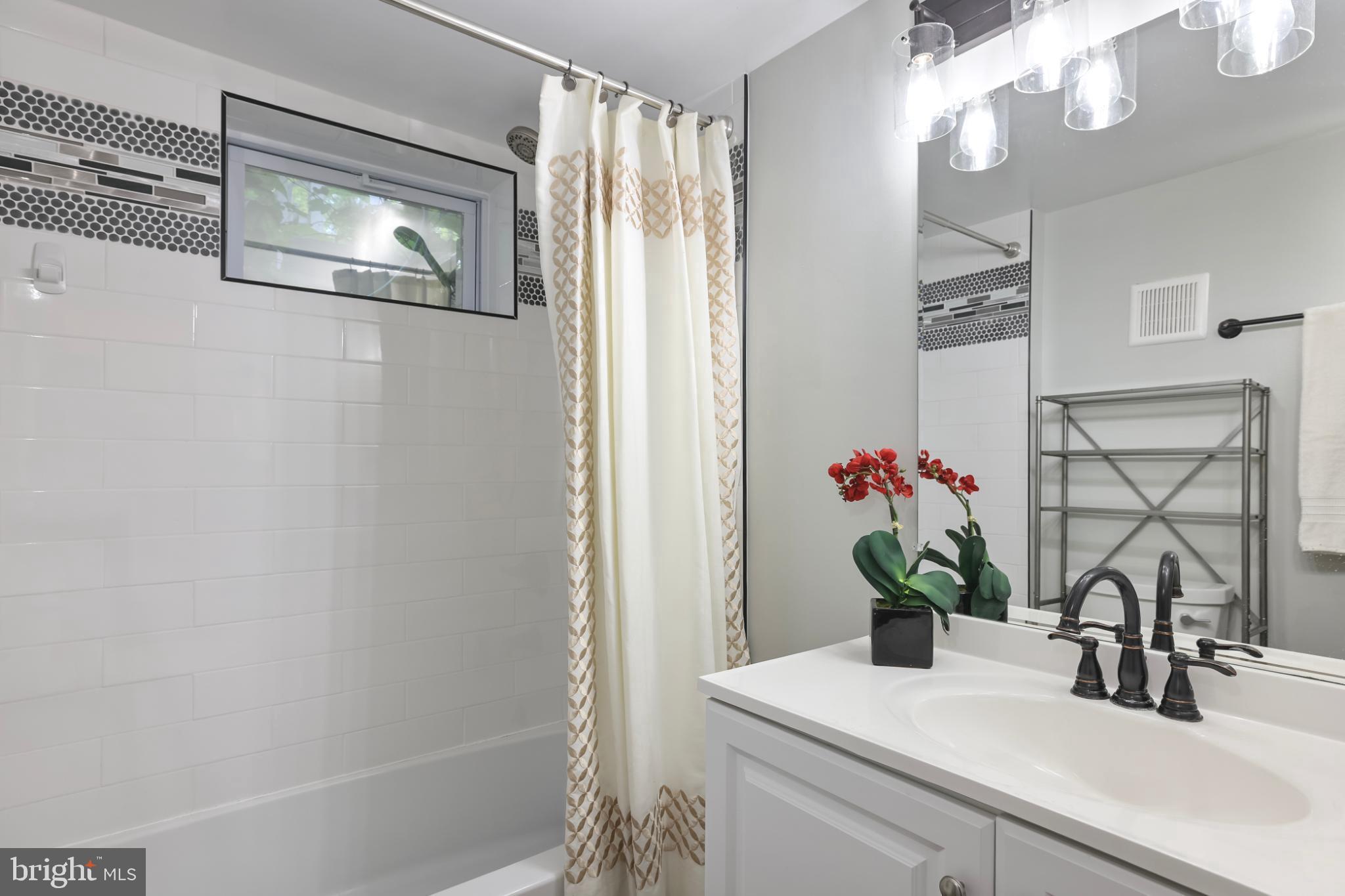 812 TEWKESBURY PLACE NW