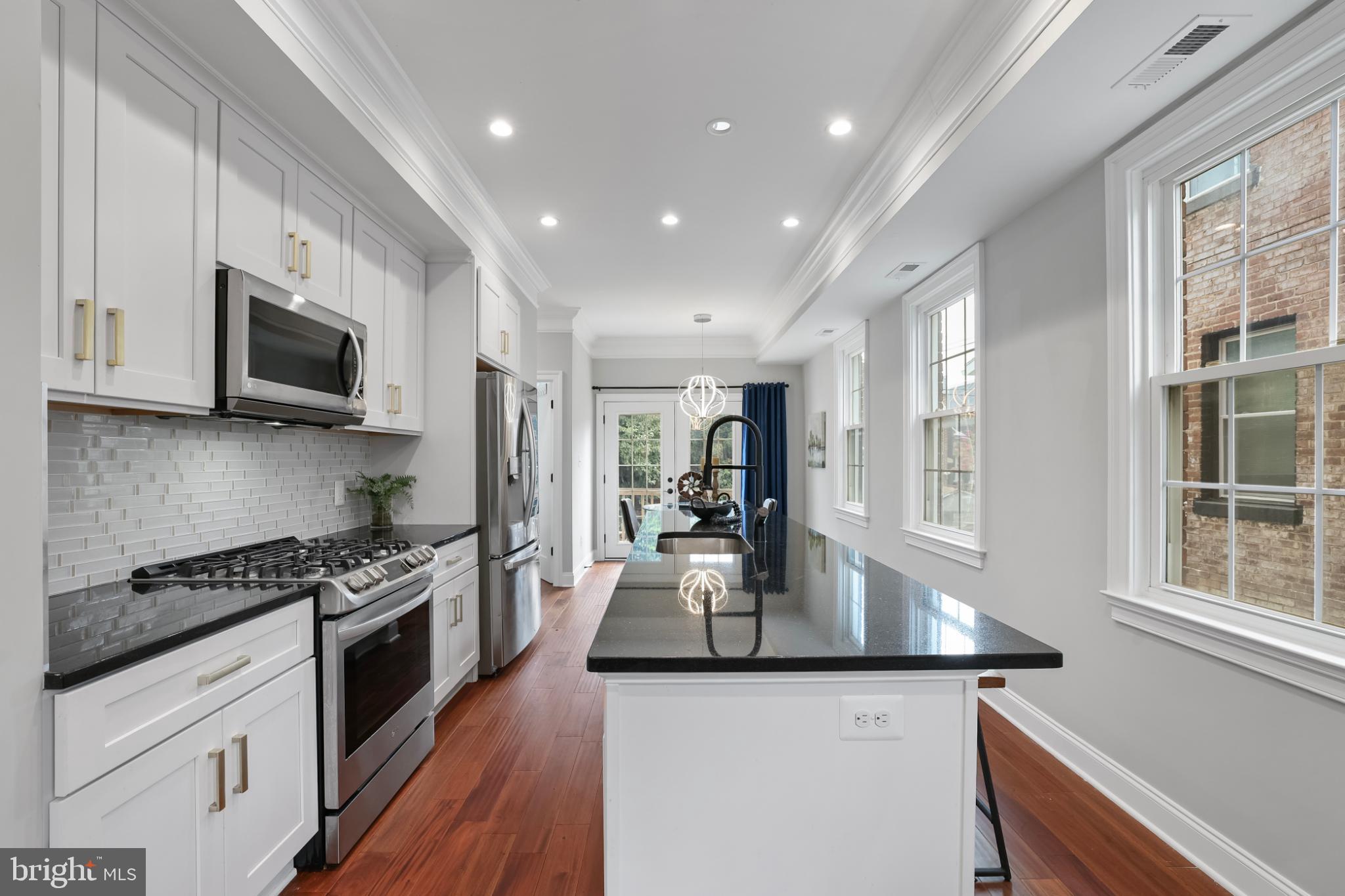 812 TEWKESBURY PLACE NW