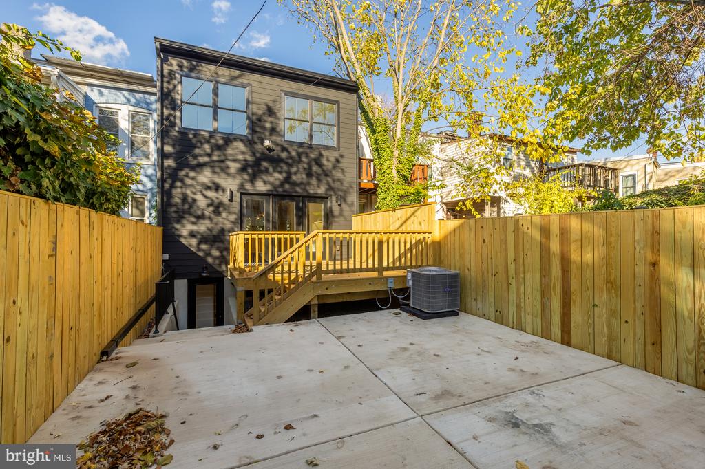 1412 PERRY PLACE NW
