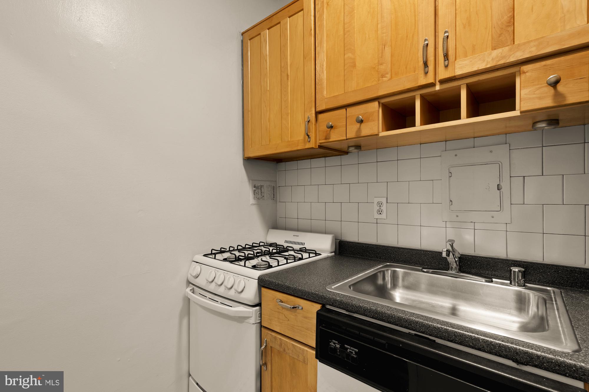 1 SCOTT CIRCLE NW 719