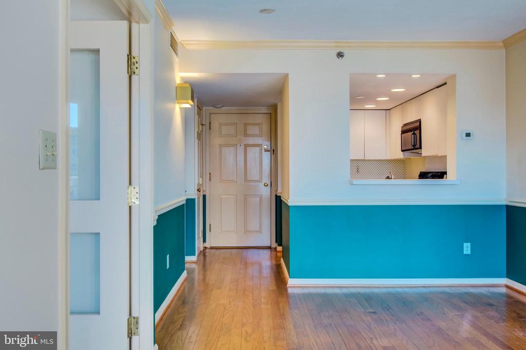 701 PENNSYLVANIA AVENUE NW 1114