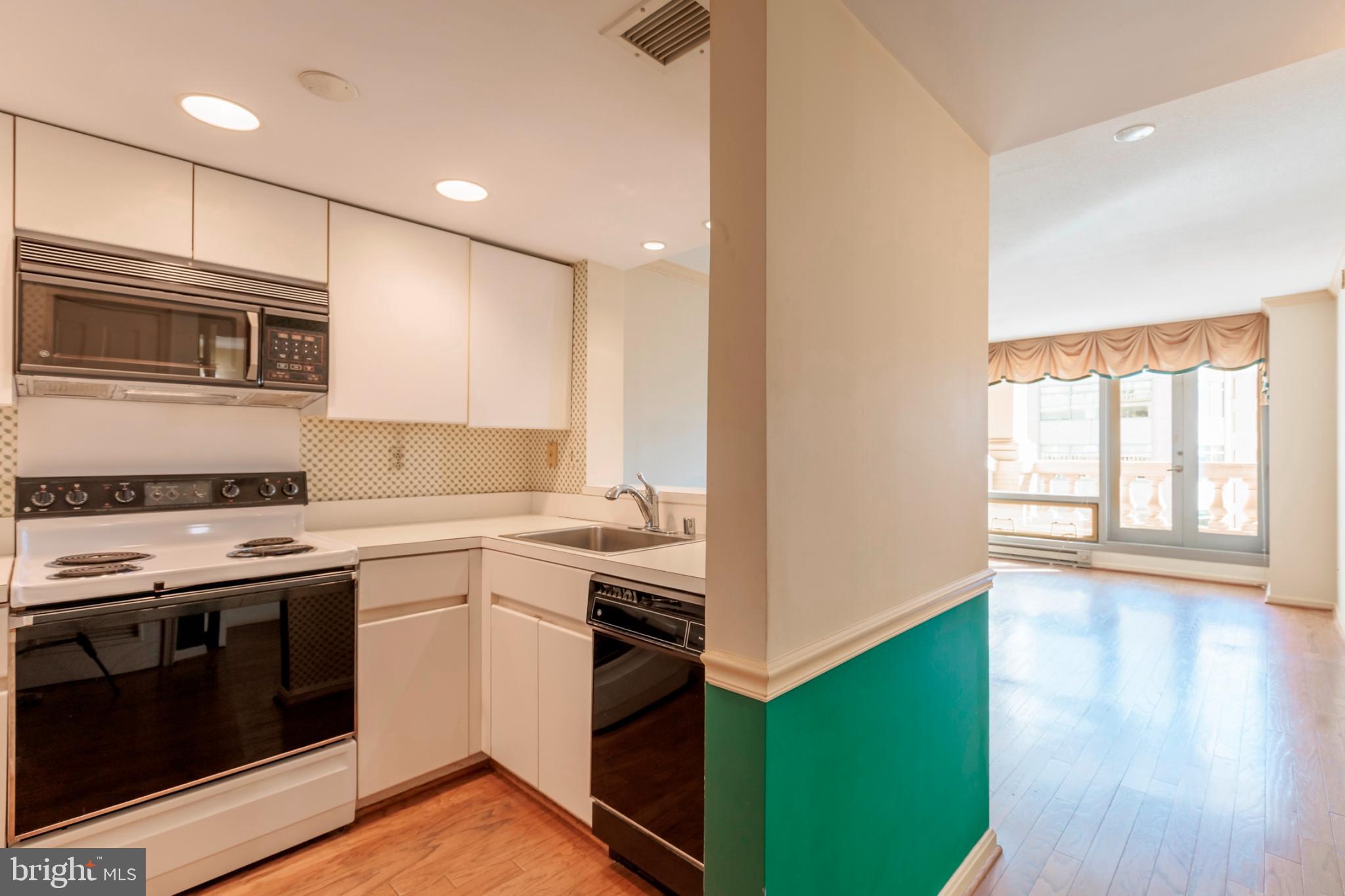 701 PENNSYLVANIA AVENUE NW 1114
