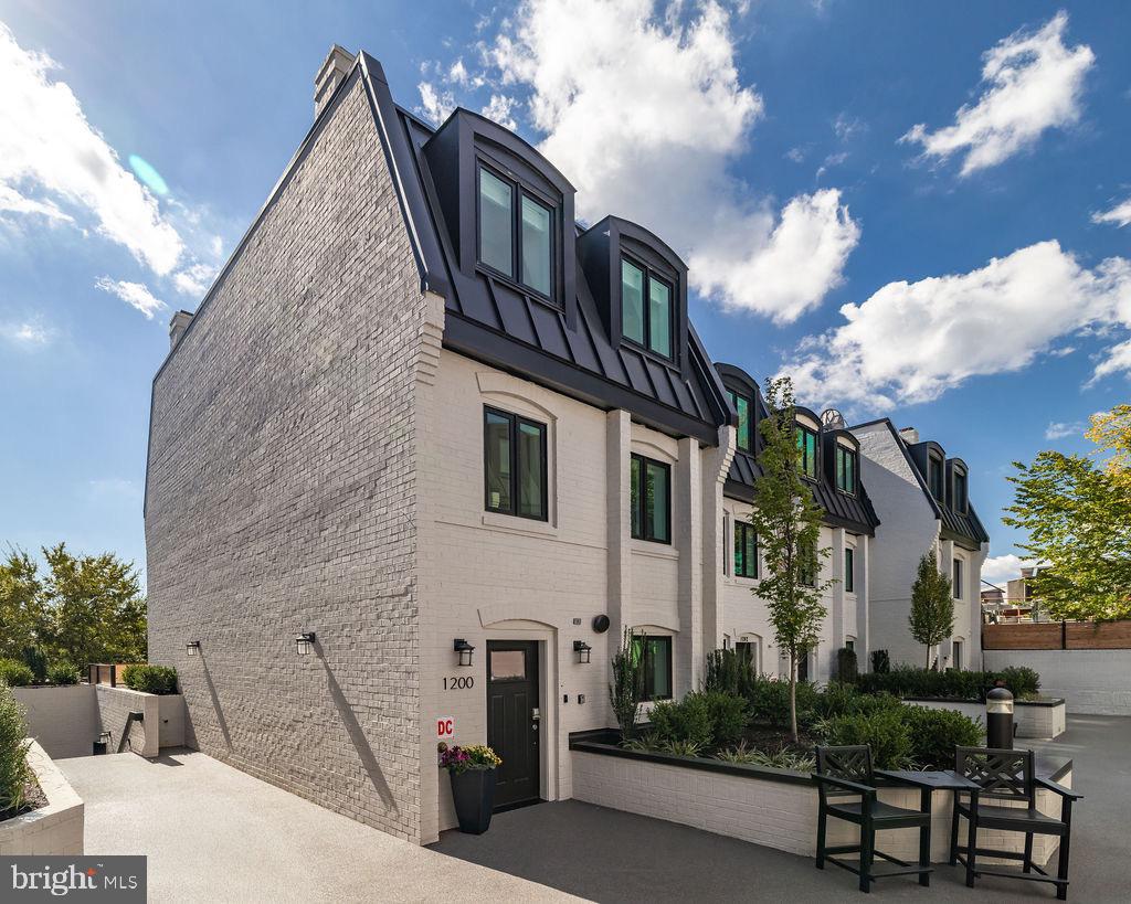 1202 POTOMAC STREET NW