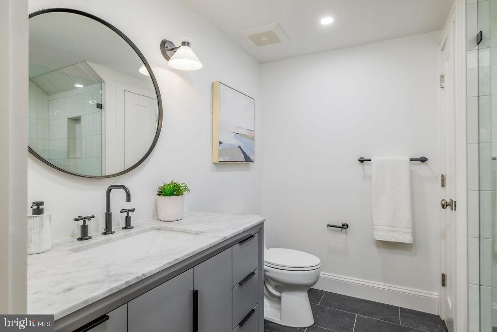 2460 ONTARIO ROAD NW