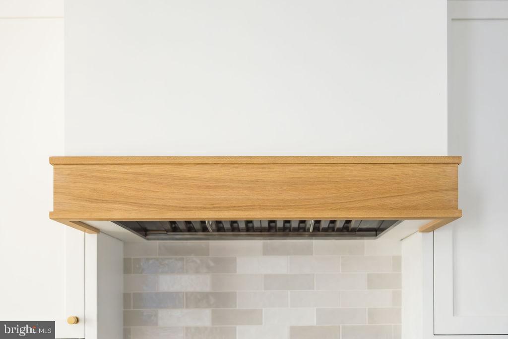 2460 ONTARIO ROAD NW