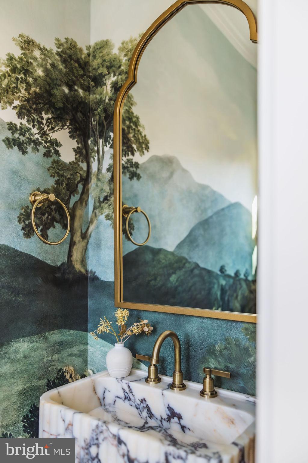 2460 ONTARIO ROAD NW