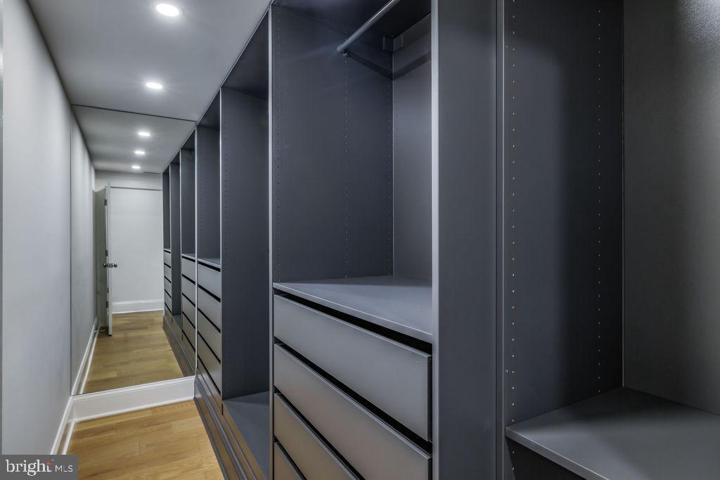 2460 ONTARIO ROAD NW