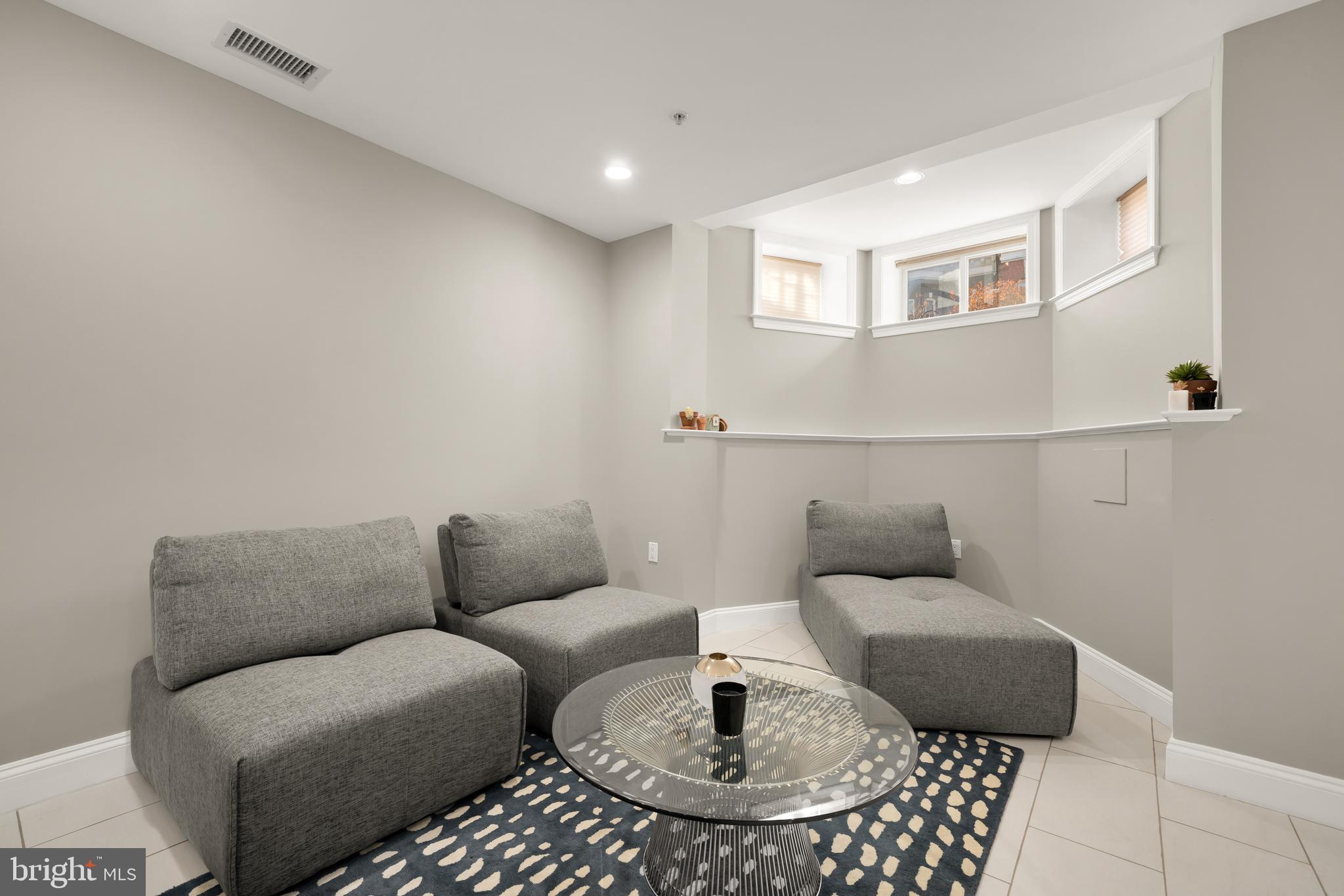 1135 6TH STREET NW 1