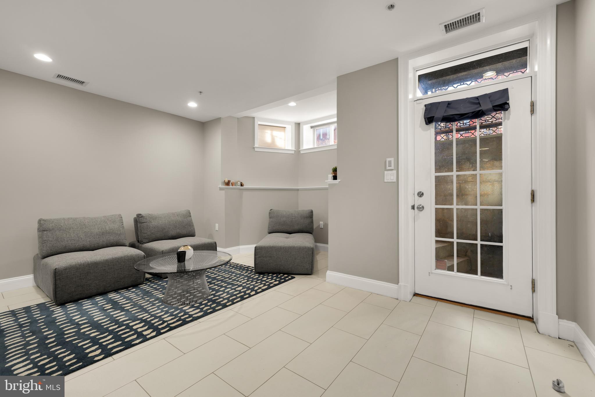 1135 6TH STREET NW 1