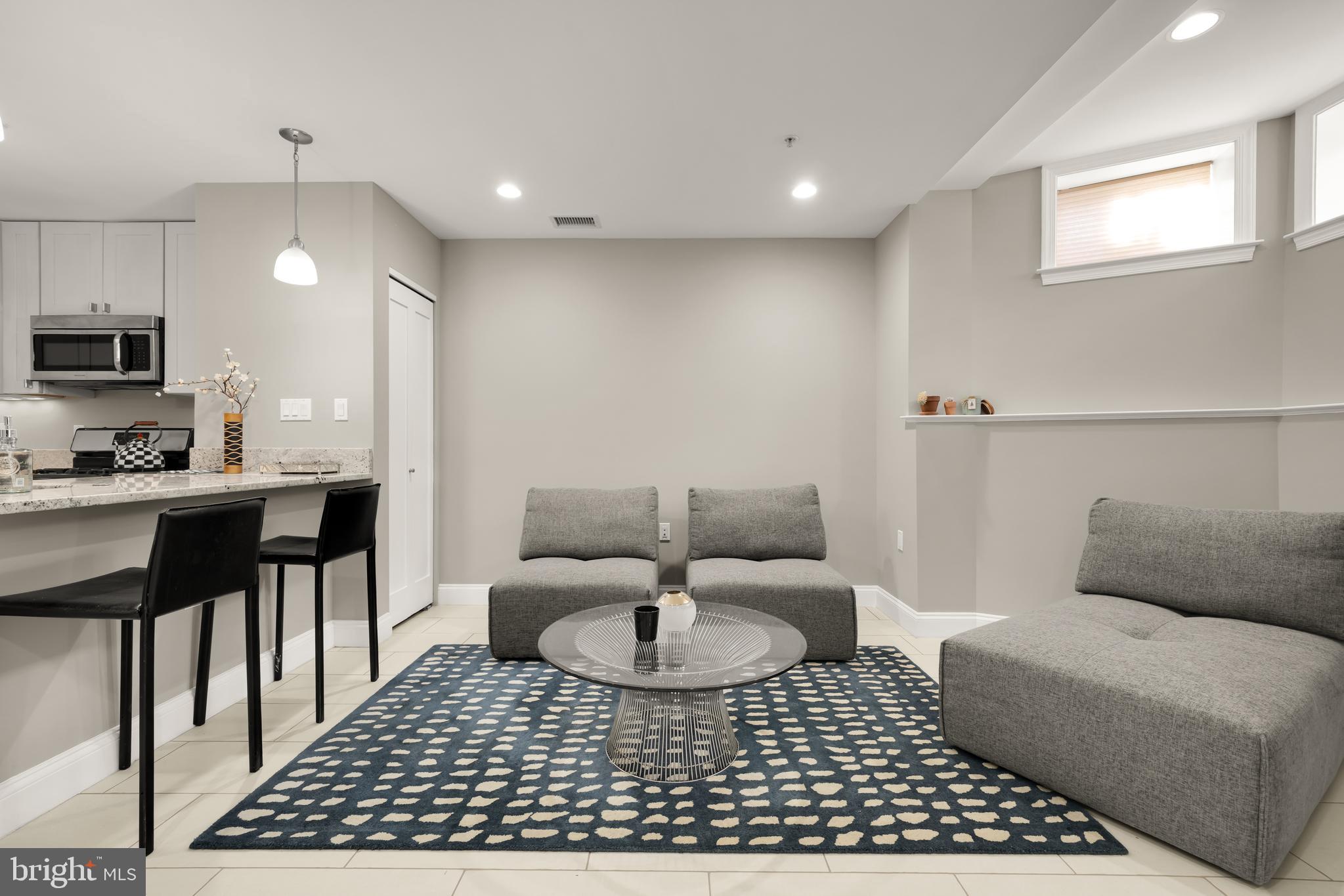 1135 6TH STREET NW 1