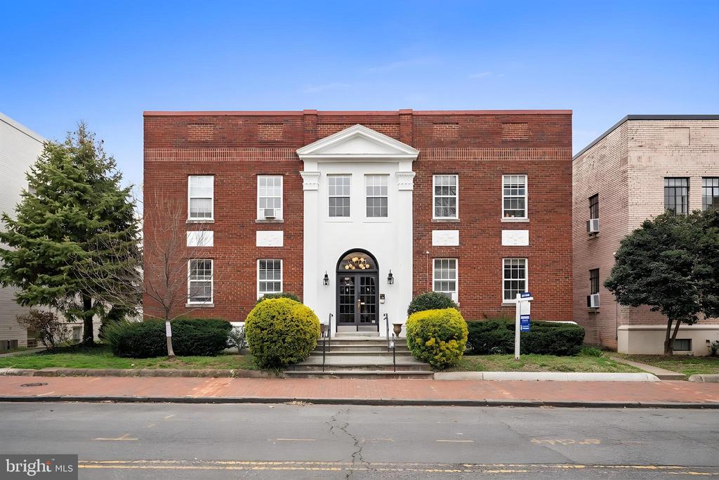 1711 35TH STREET NW 1