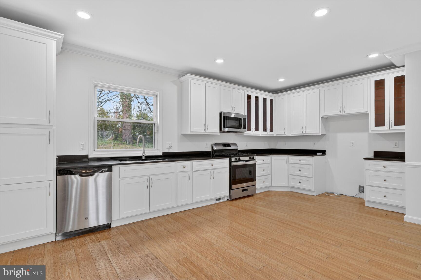 1242 ANACOSTIA ROAD SE