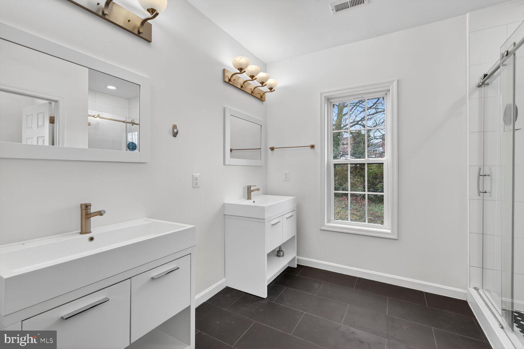 1242 ANACOSTIA ROAD SE