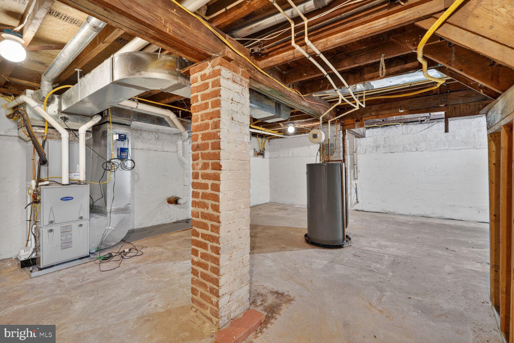 1242 ANACOSTIA ROAD SE