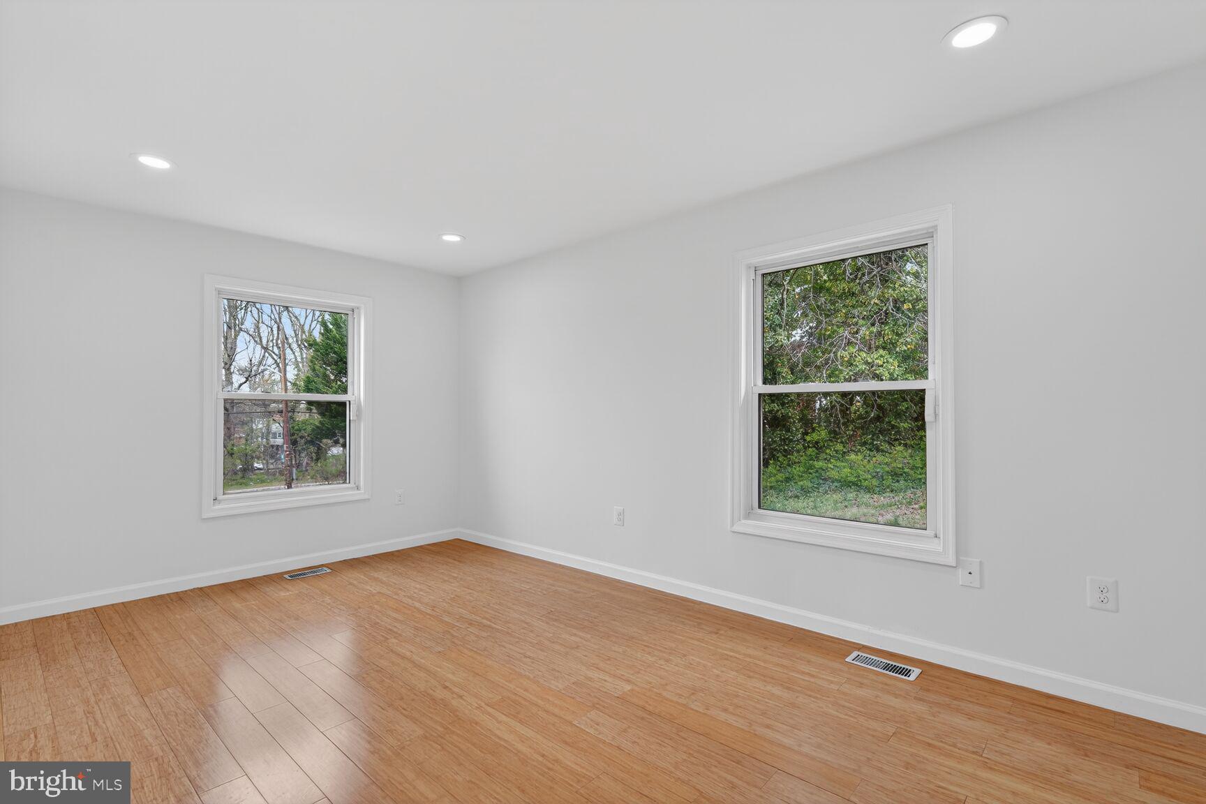 1242 ANACOSTIA ROAD SE