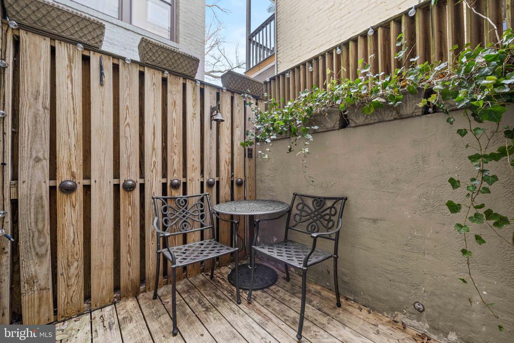 116 NORTH CAROLINA AVENUE SE 102