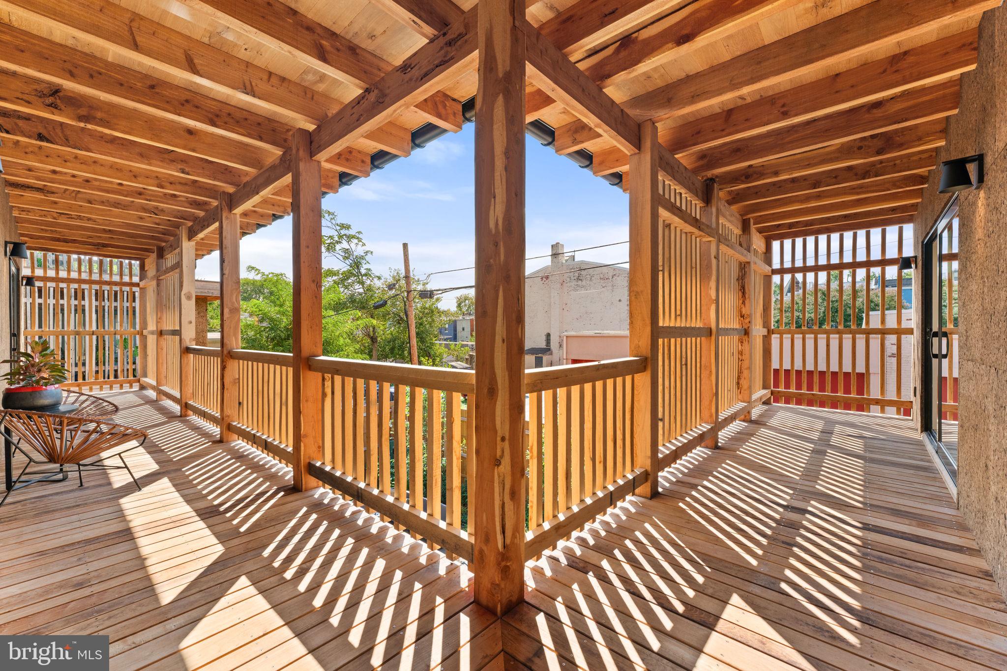 21 OVERBECK ALLEY NE