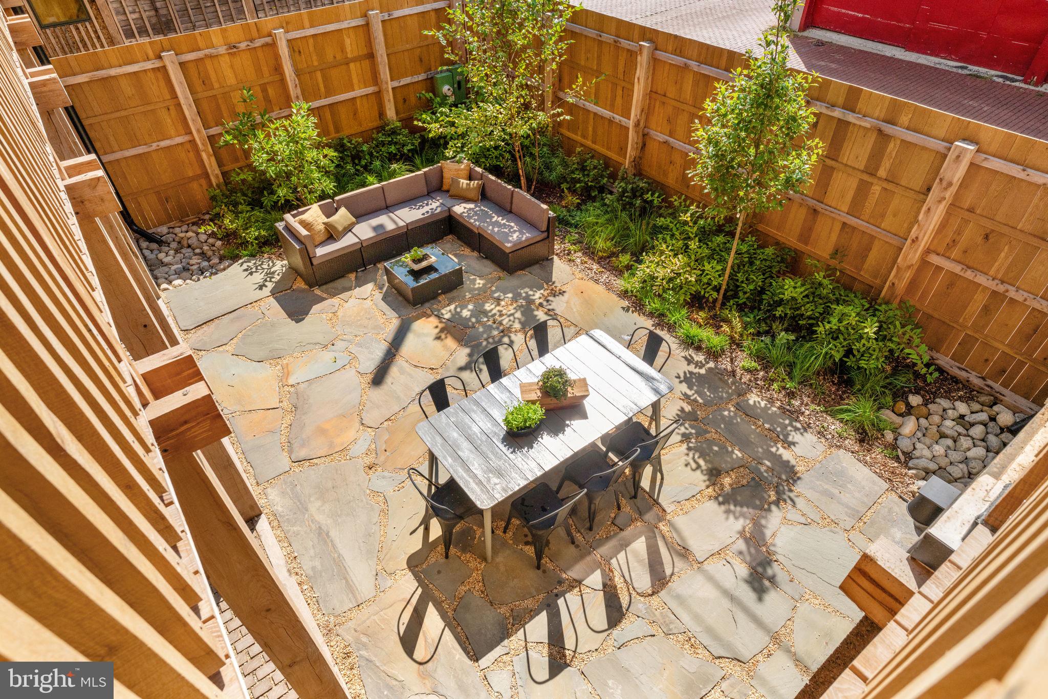 21 OVERBECK ALLEY NE