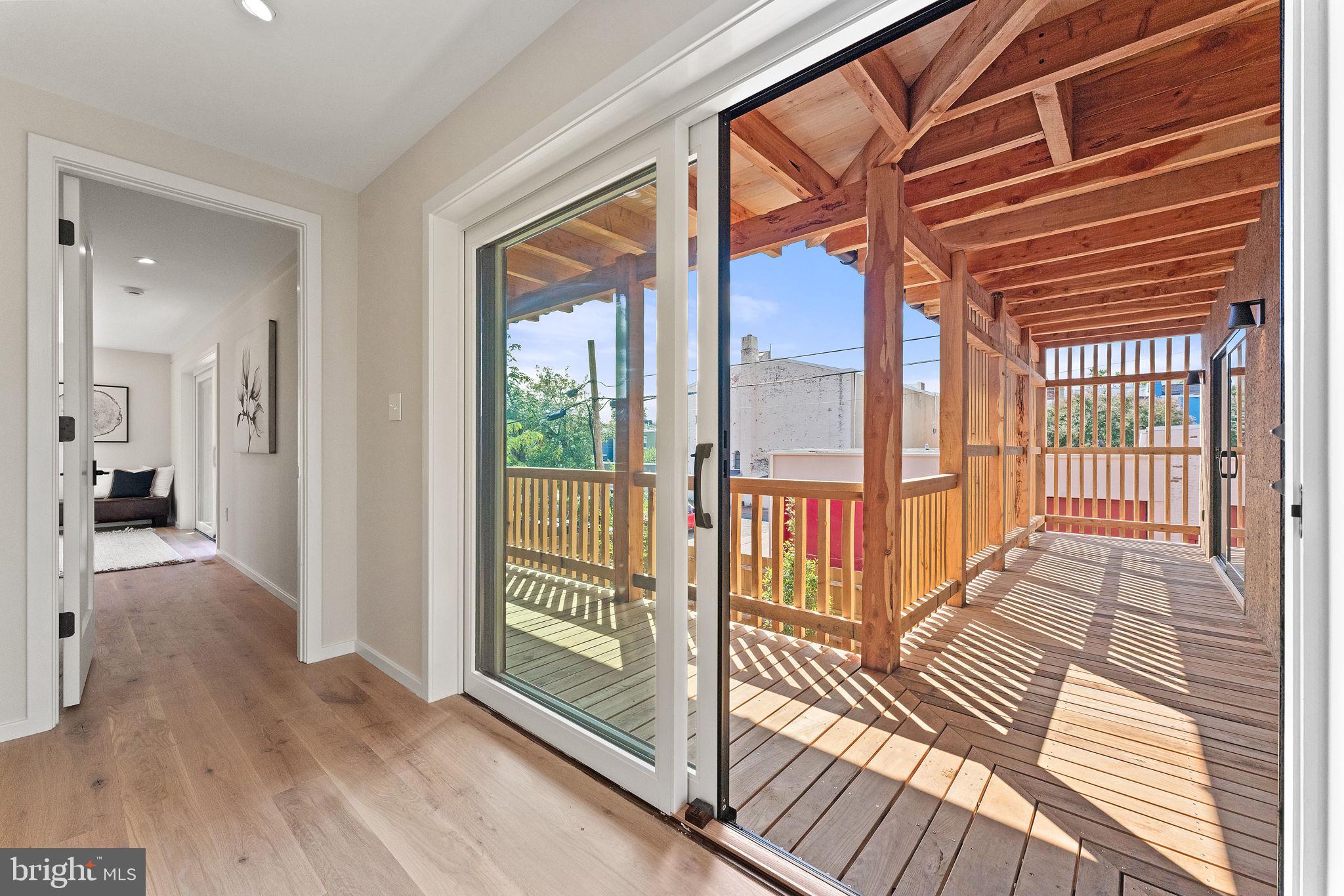 21 OVERBECK ALLEY NE