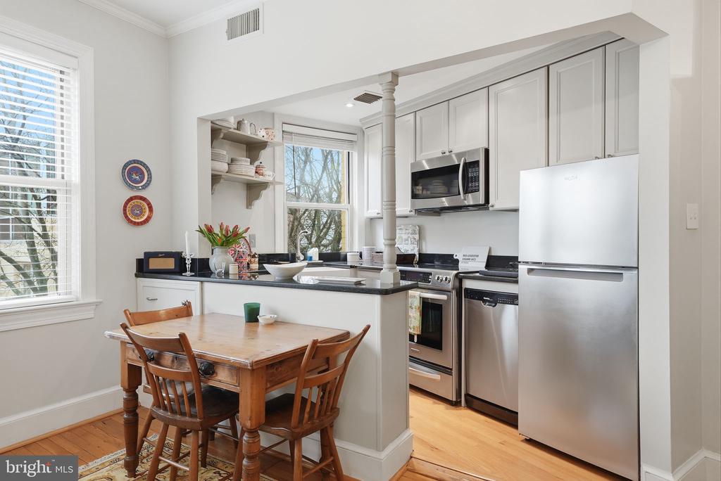 18 9TH STREET NE 307