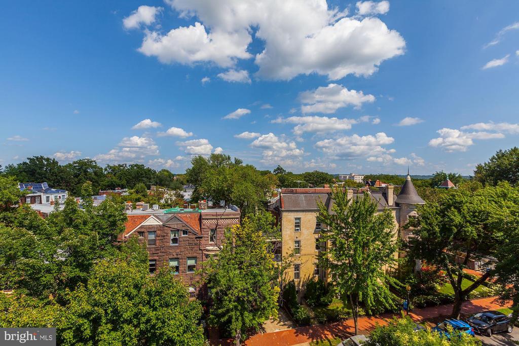 18 9TH STREET NE 307