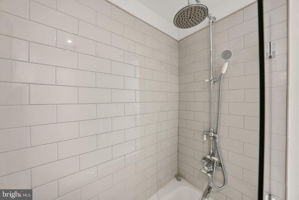 18 9TH STREET NE 307