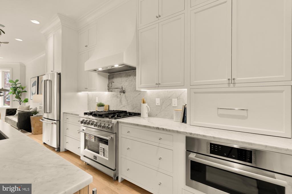 25 T STREET NW