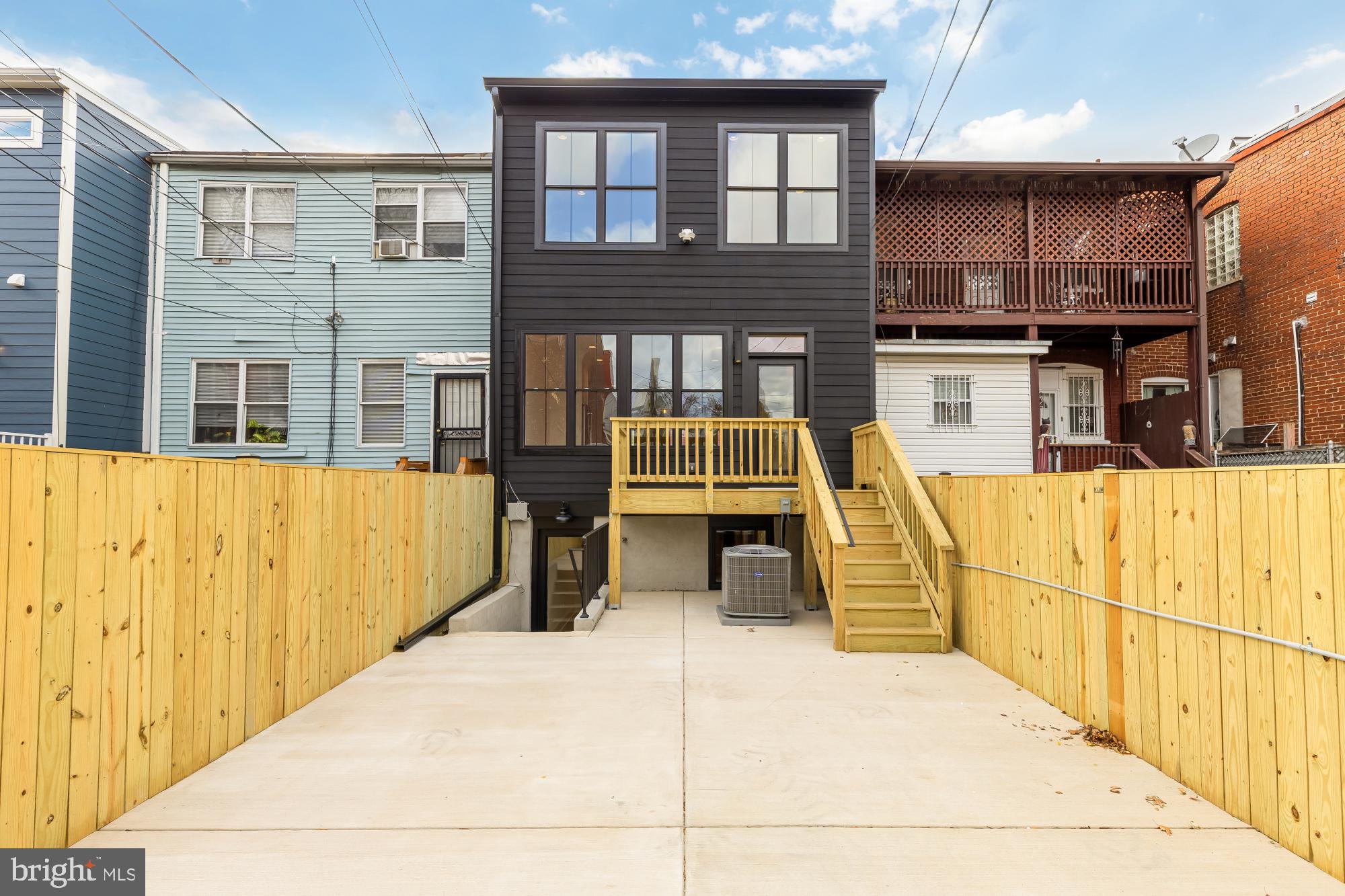 1010 I STREET NE