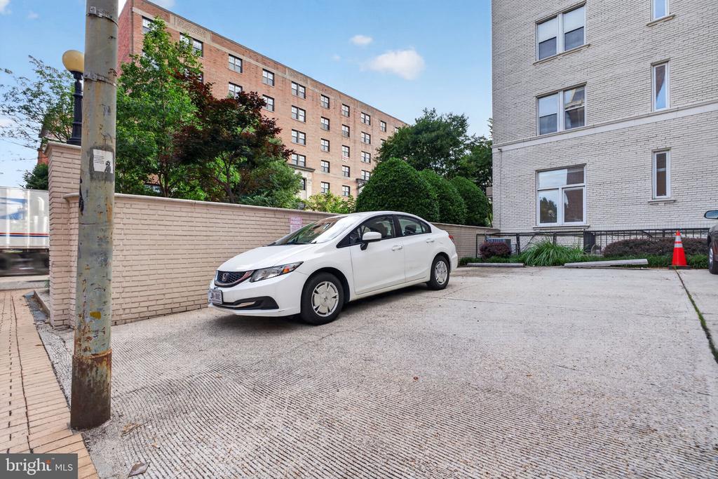 1619 R STREET NW 101