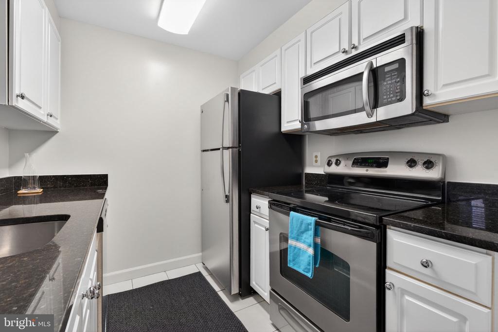 1619 R STREET NW 101
