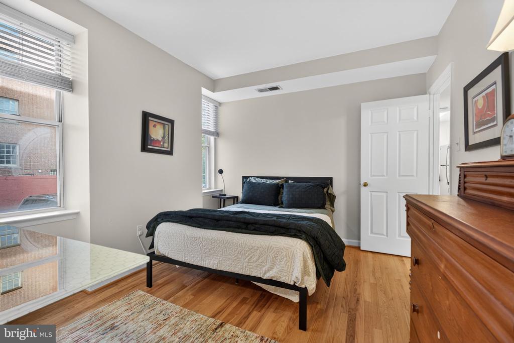 1619 R STREET NW 101