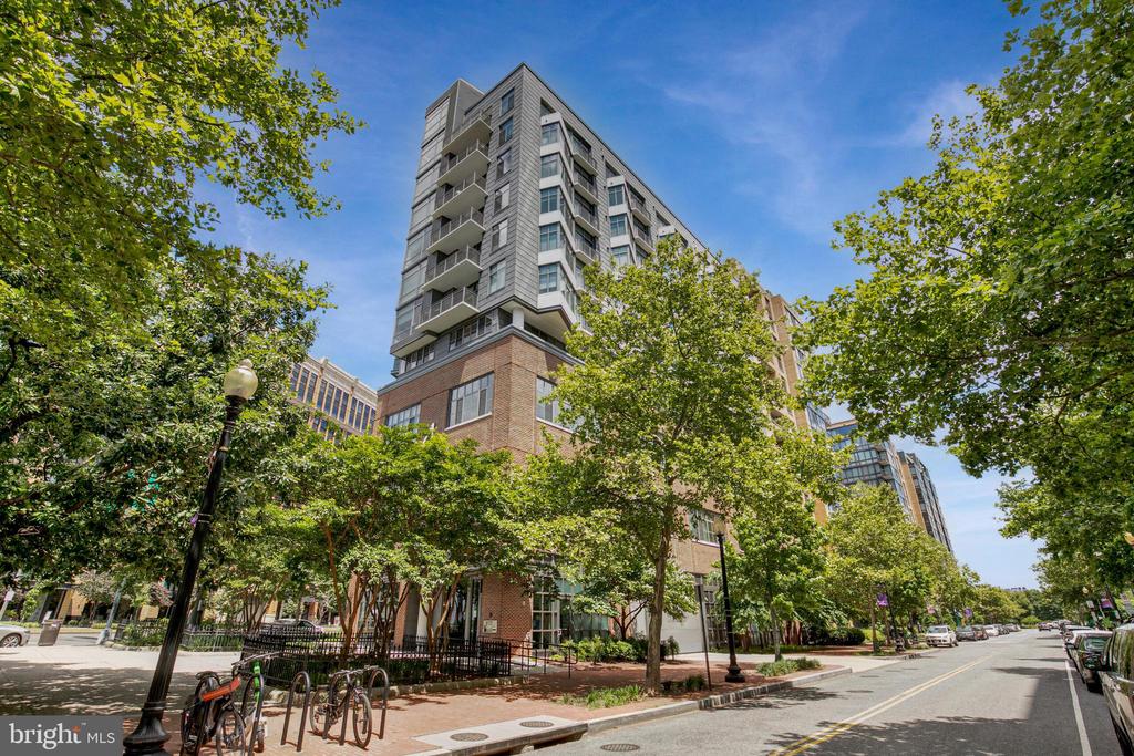 460 NEW YORK AVENUE NW Unit: 607