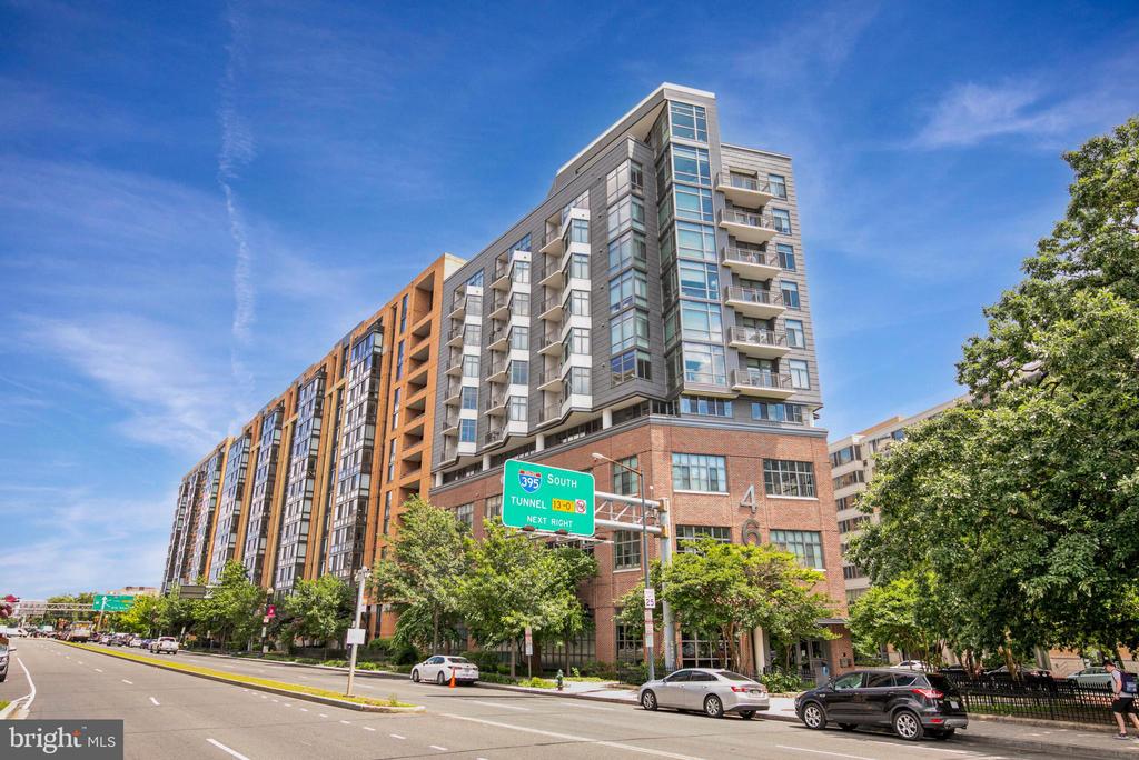 460 NEW YORK AVENUE NW Unit: 607