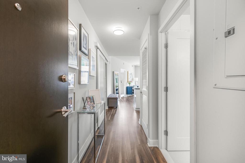 460 NEW YORK AVENUE NW Unit: 607