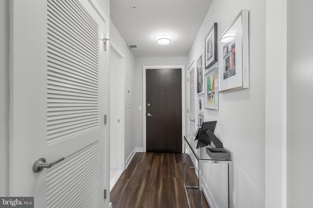 460 NEW YORK AVENUE NW Unit: 607