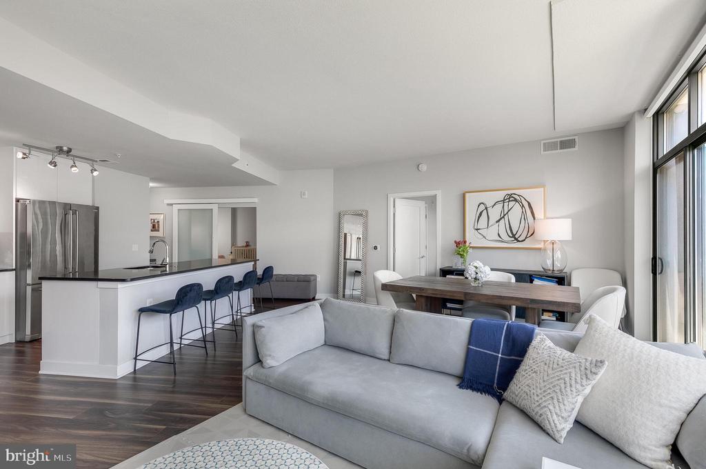 460 NEW YORK AVENUE NW Unit: 607