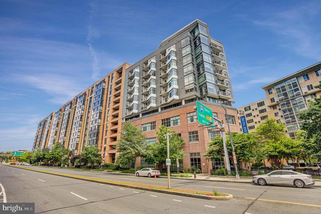 460 NEW YORK AVENUE NW Unit: 607