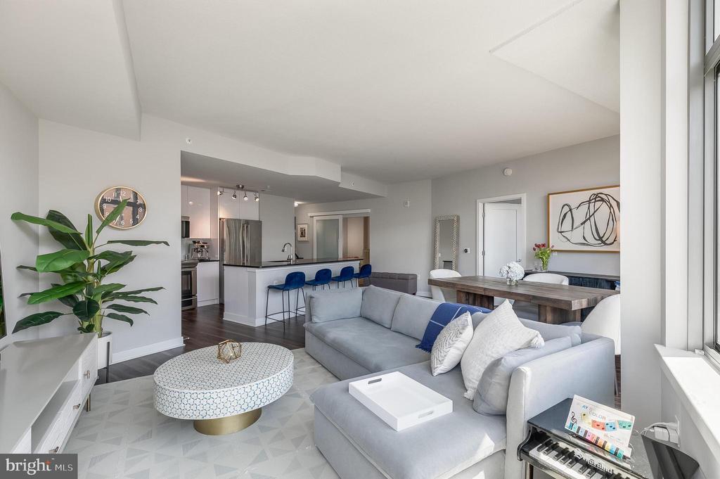460 NEW YORK AVENUE NW Unit: 607