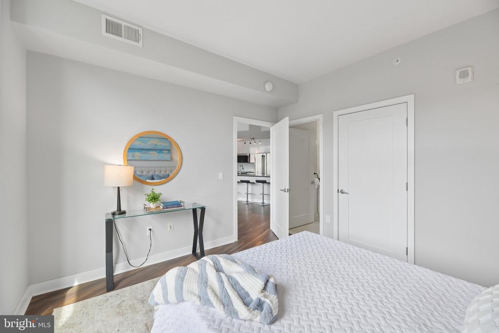 460 NEW YORK AVENUE NW Unit: 607