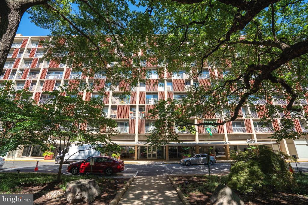 800 4TH STREET SW N609