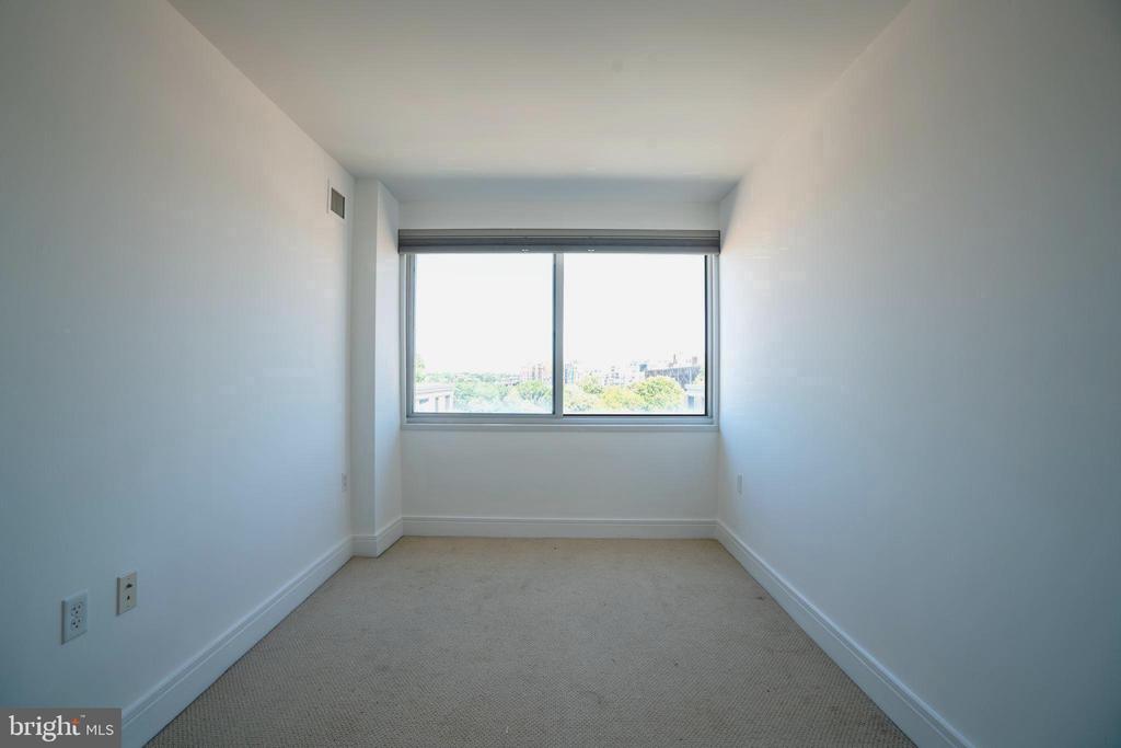 800 4TH STREET SW N609